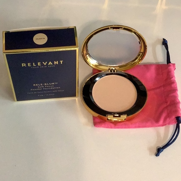 Relevant Delight 34 Rele-Blur Soft Focus Powder Foundation New In Box - Picture 2 of 4
